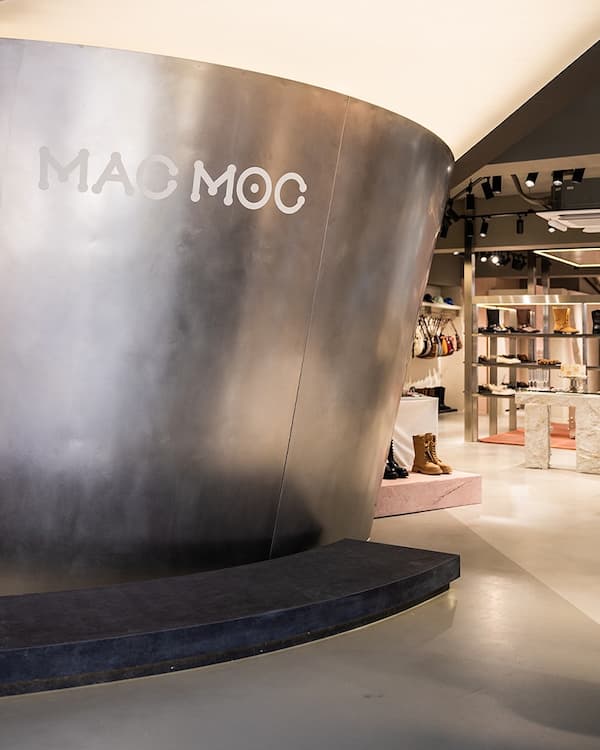 MACMOC 聖水フラッグシップストア