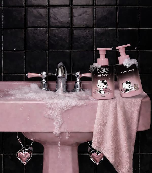 hetras. × HELLO KITTY Perfume Hand Wash