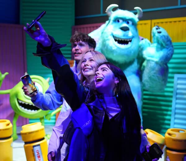 ピクサーの世界展のセット