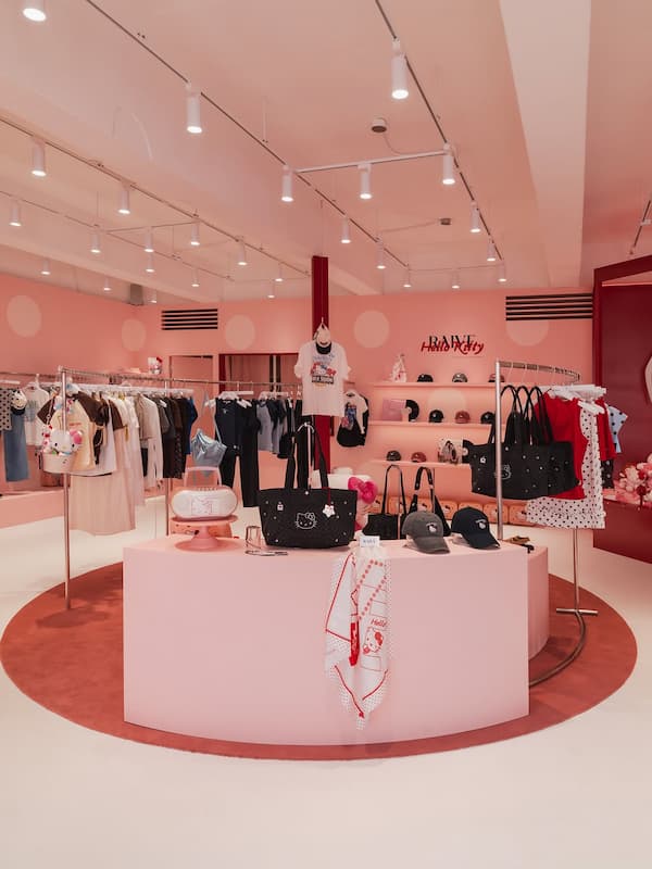 RAIVE × HELLO KITTYコラボ商品